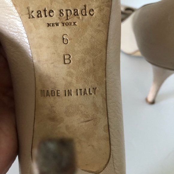 Kate Spade beige open toe pumps. Size 6 - Picture 3 of 6